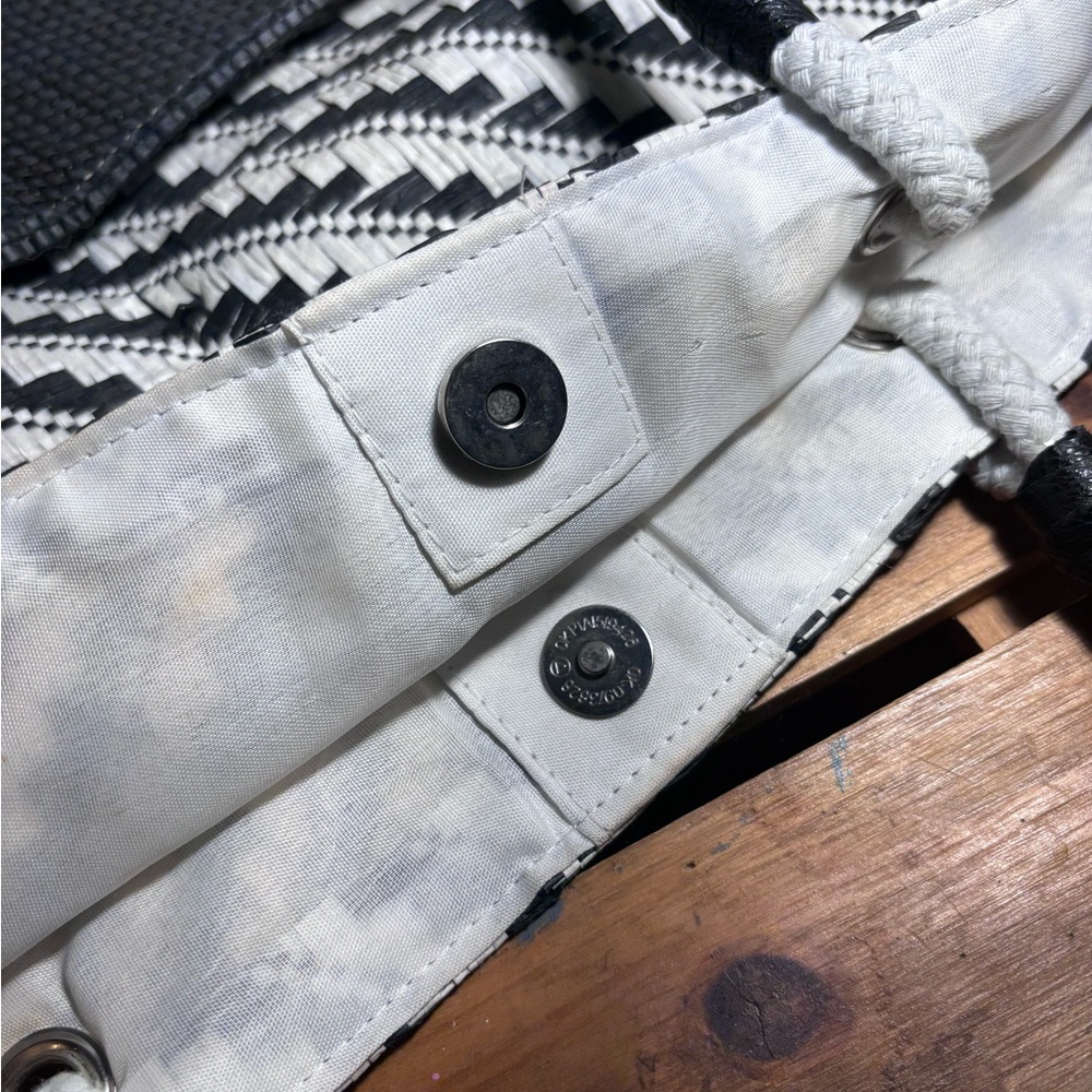 Large Black & White Tote Bag - Picture 7 of 7